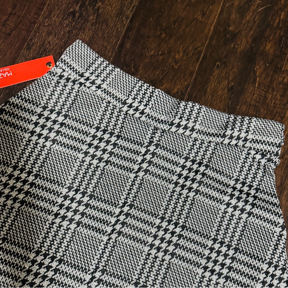 Chic Black and White Plaid Skirt - Picture 3 of 3